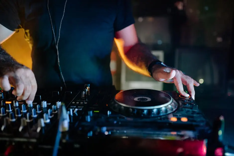 Festival DJ: Preparing for Big Stage Performances with Expert Training